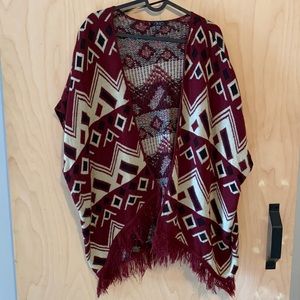 Women’s shawl with tribal/Native American pattern